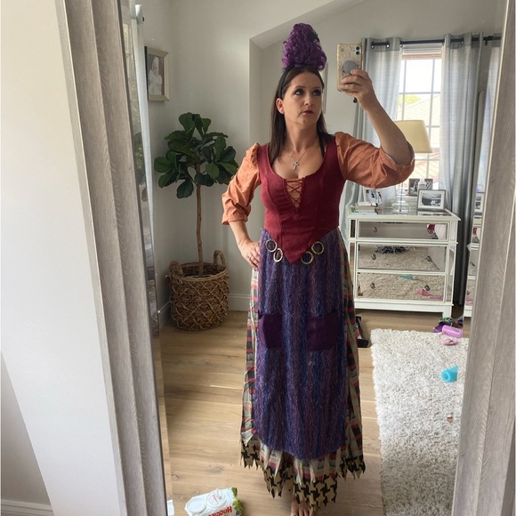 Mary Sanderson costume worn once size small/medium - Picture 2 of 2